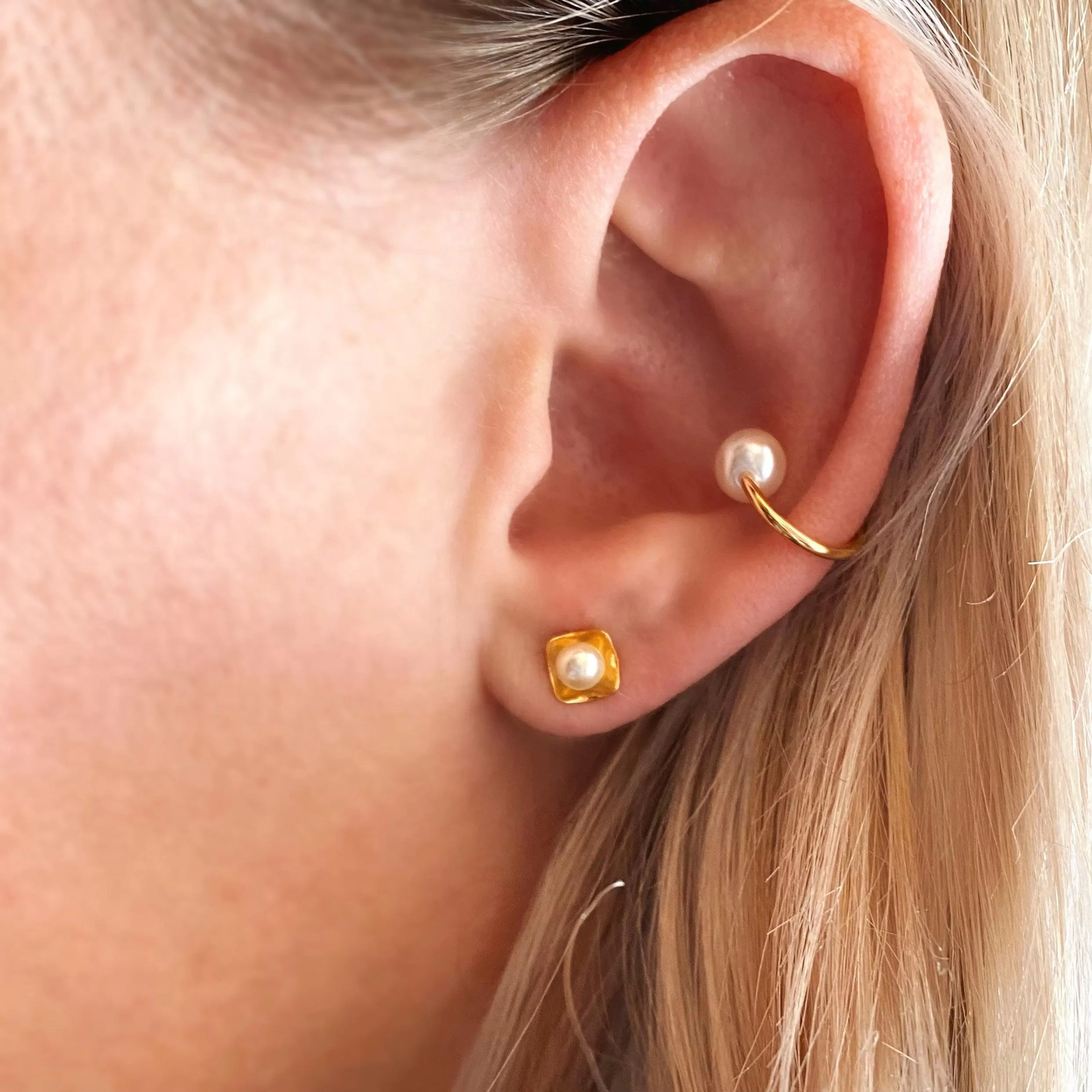 18k Gold Filled 4mm Simulated Pearl Stud