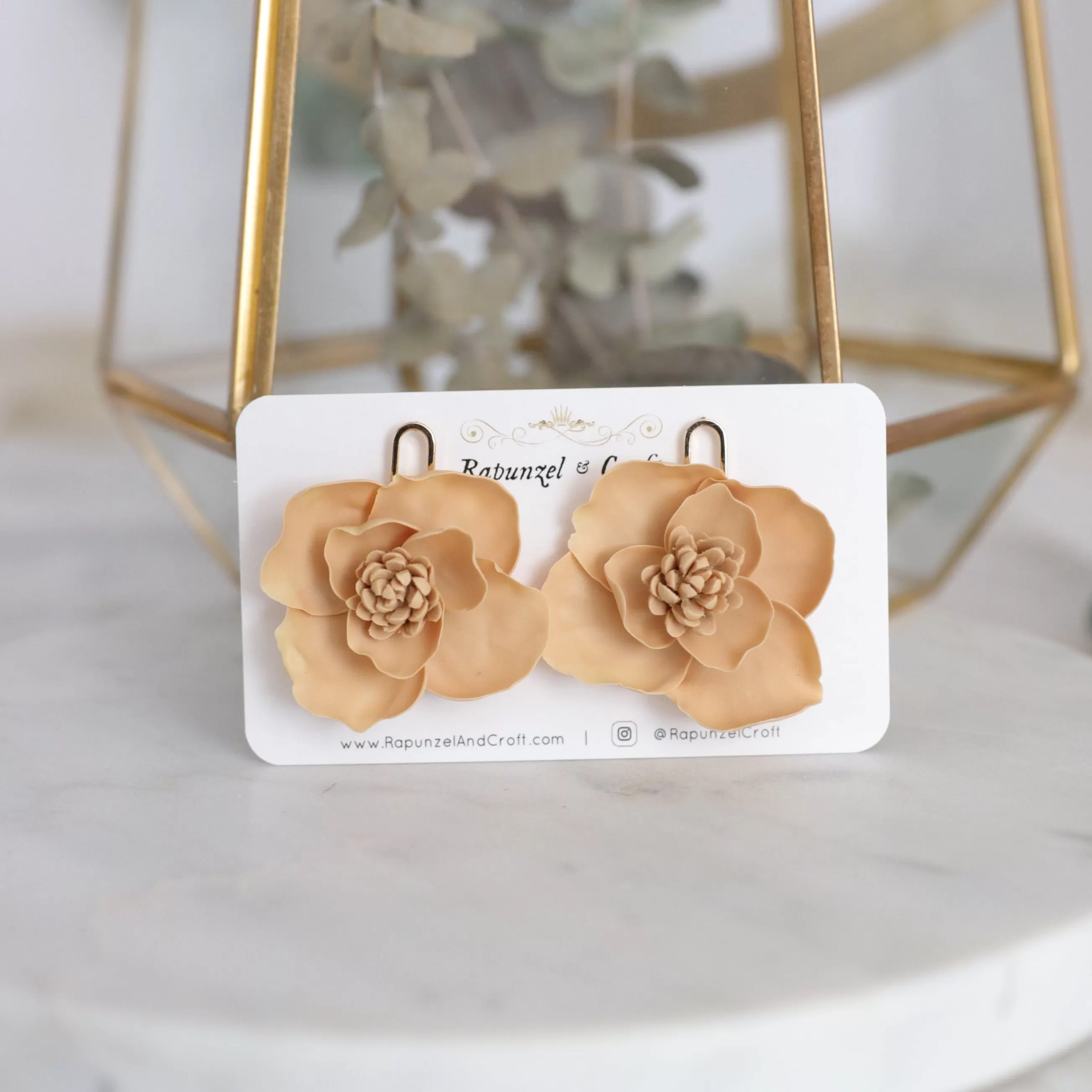 ARIANA Floral Dangles