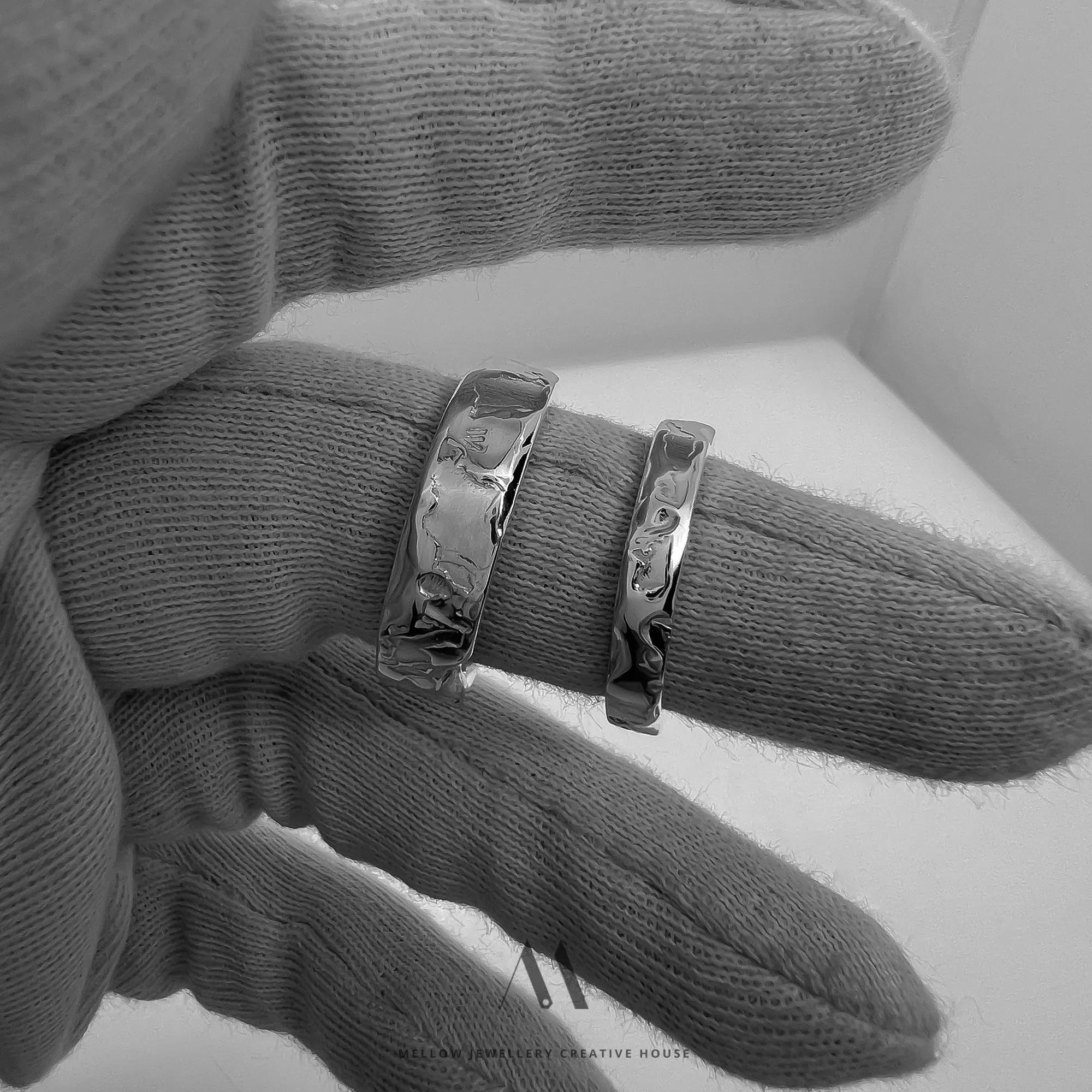 Custom made wedding rings CMW/64