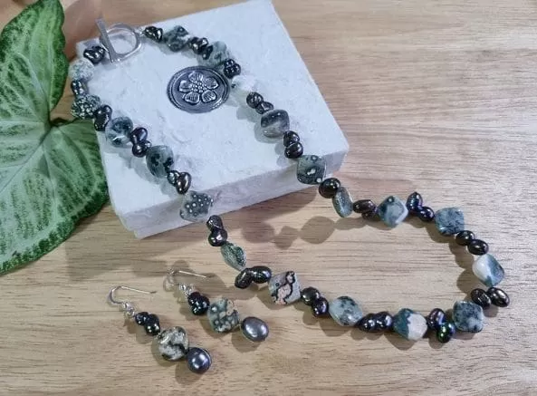 Freshwater pearl and moss agate necklace earring set