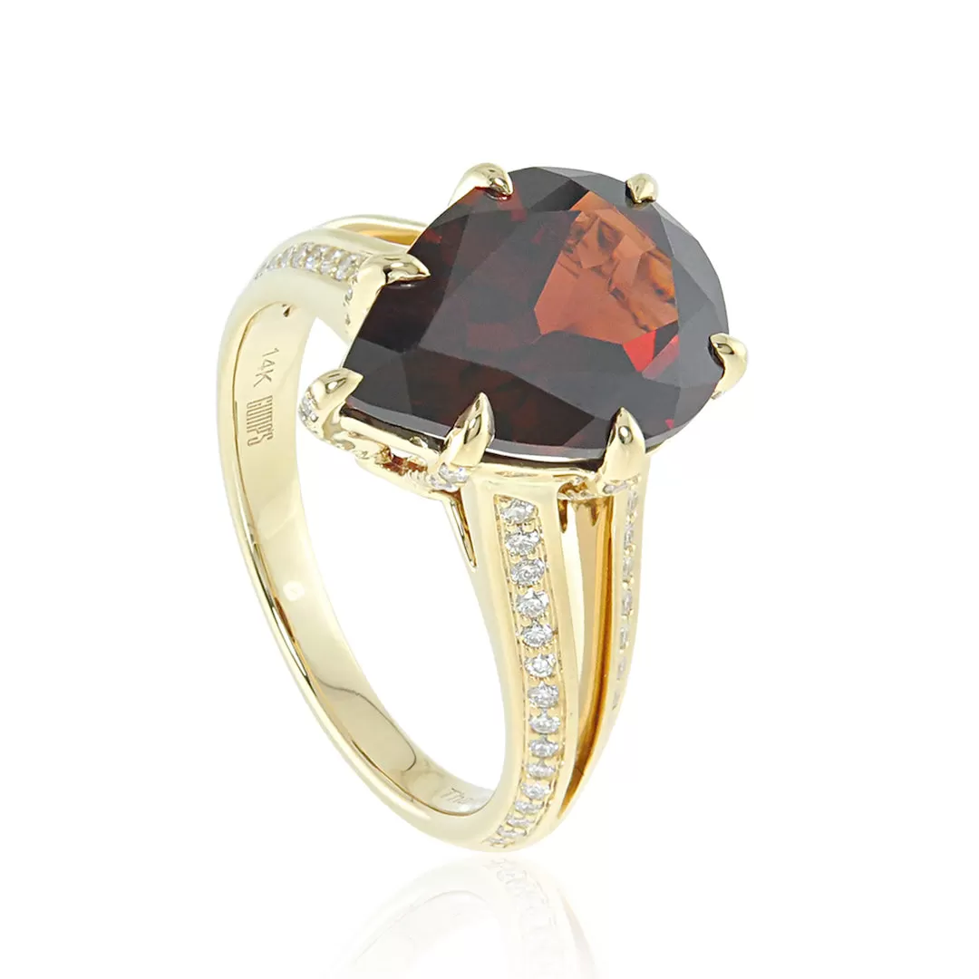 Garnet & Diamond Ring