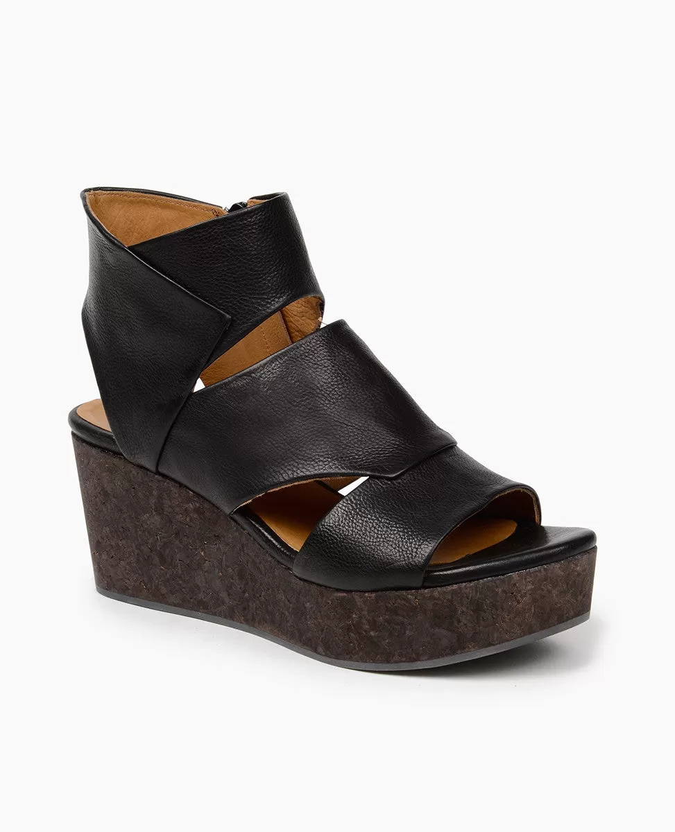 Gia Wedge