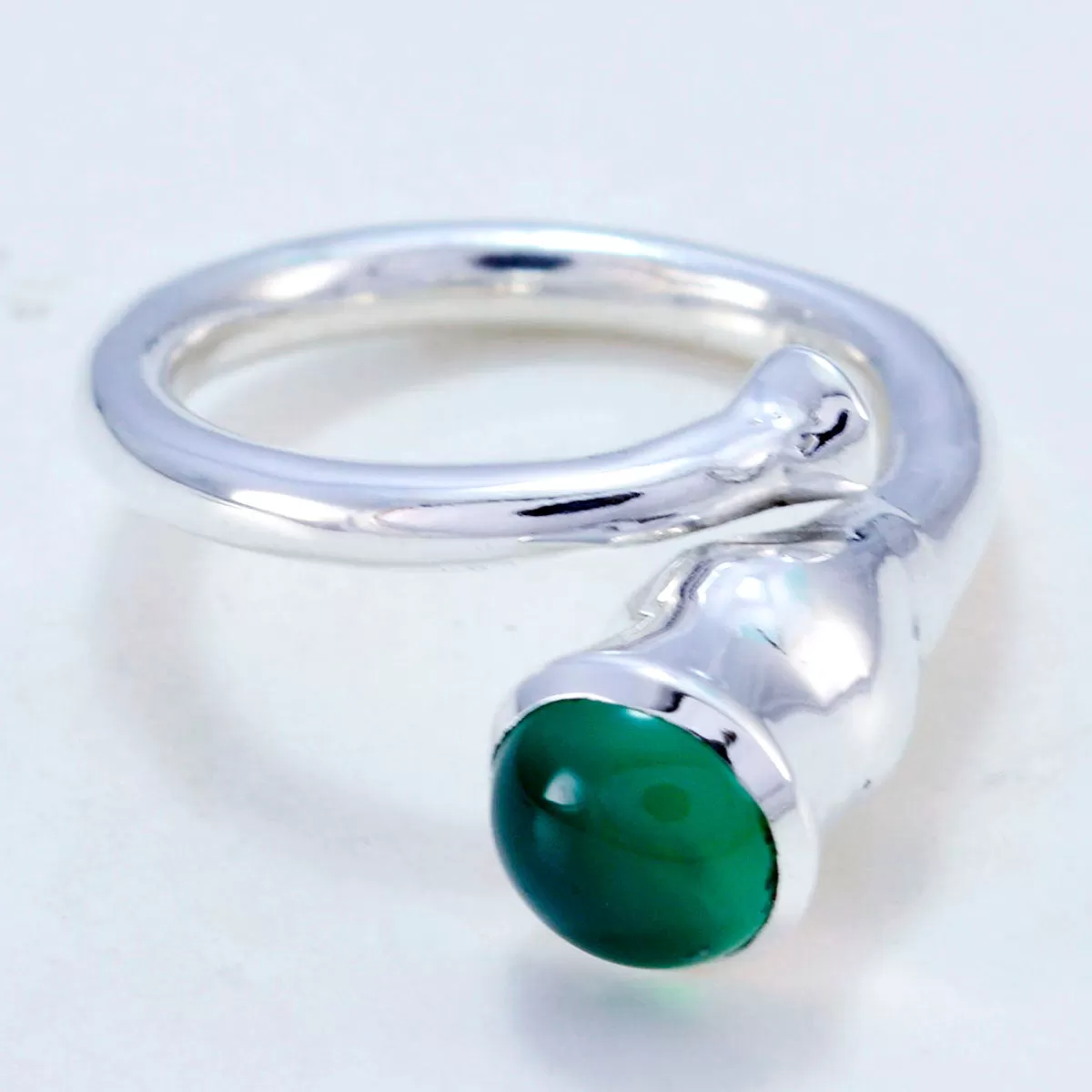 Junoesque Gemstones Green Onyx Sterling Silver Ring Jewelry Chests