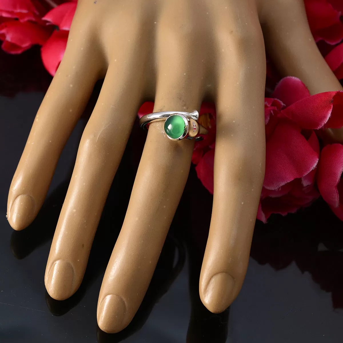 Junoesque Gemstones Green Onyx Sterling Silver Ring Jewelry Chests