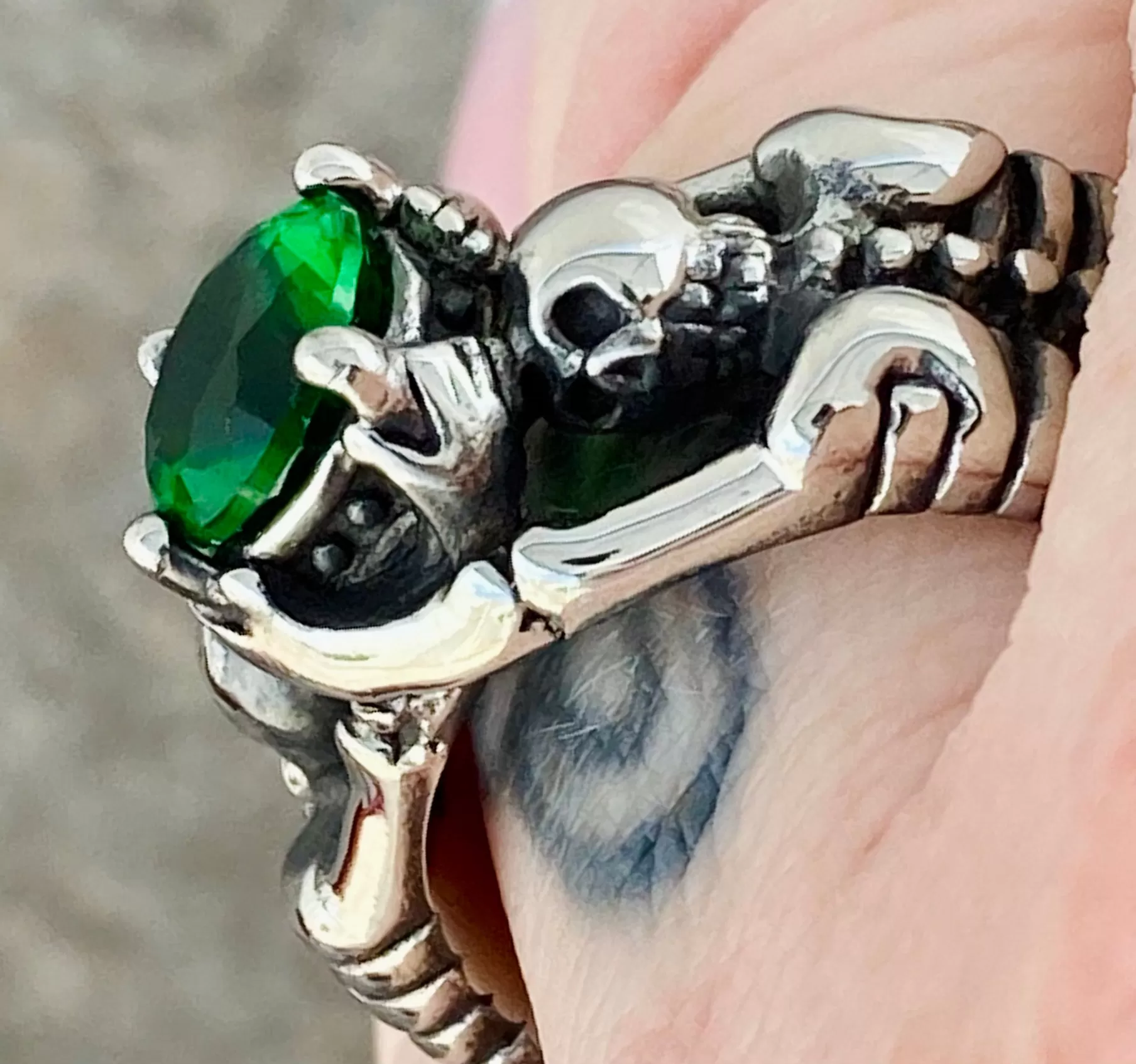 Ladies Ring - 05 May Birthday - Emerald - R111