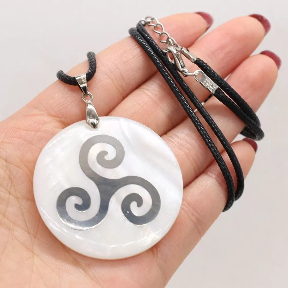 Natural Round Mother of Pearl Shell Pendant Tree of Life Necklace