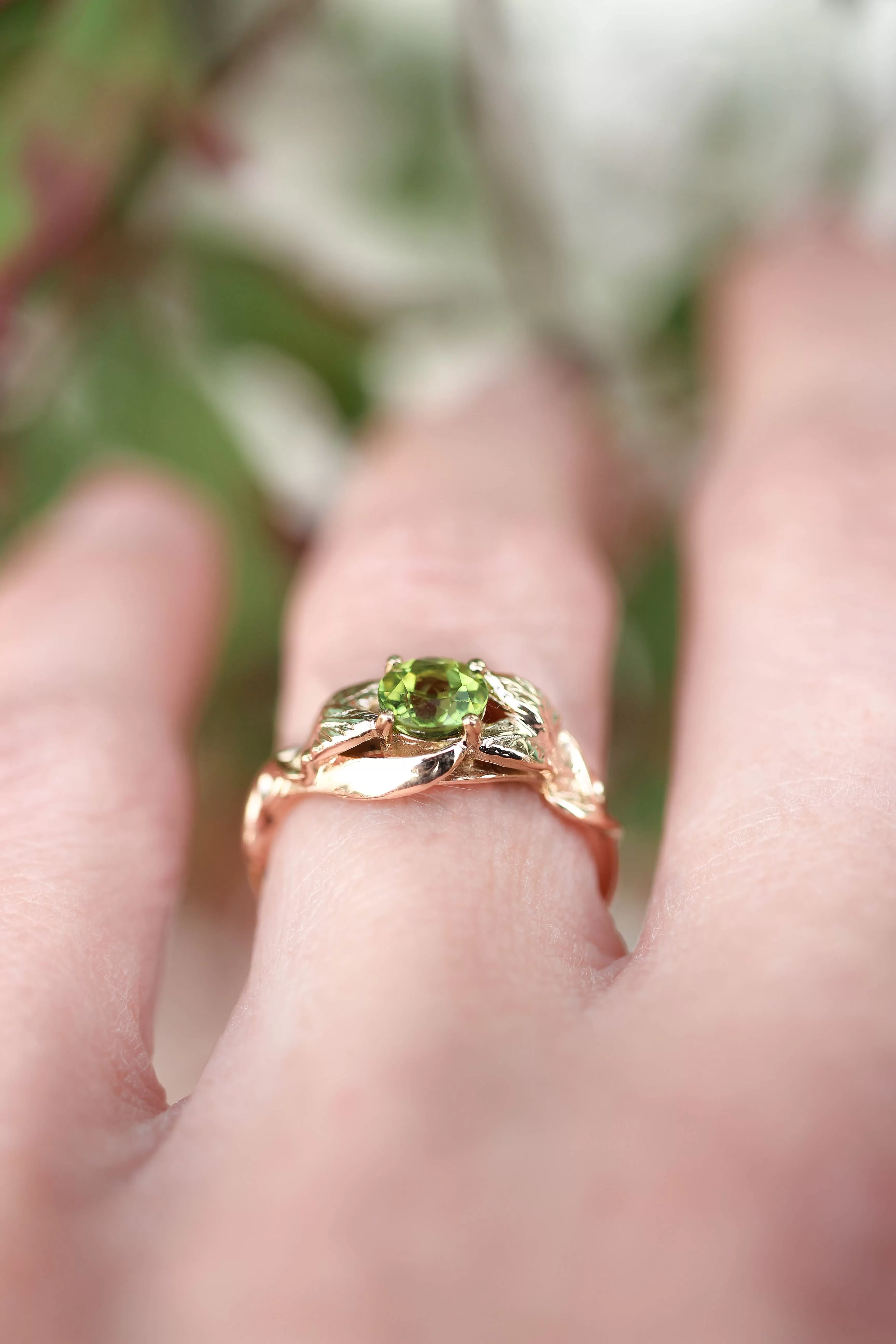 Peridot leaves engagement ring / Azalea