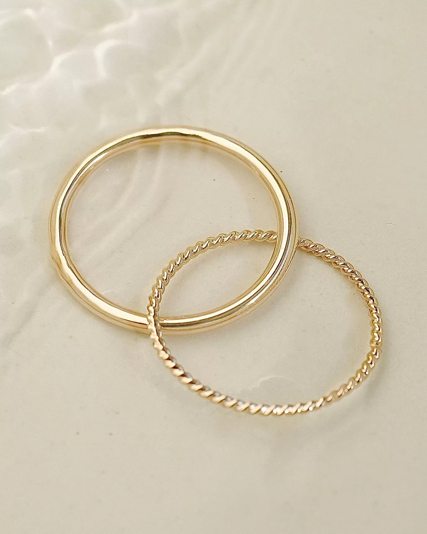 Twist Interlocking Rings