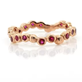 Wavy Pebbles Rubies Ring in 18k Rose Gold